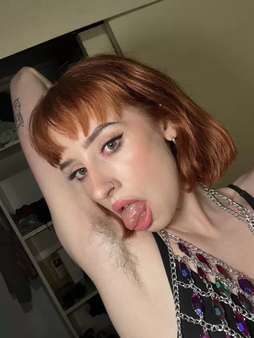 look how good i do this  by Nippy_Hippie