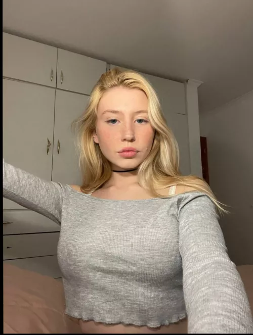 Not sure if guys actually find me cute on here... by arrangegrist