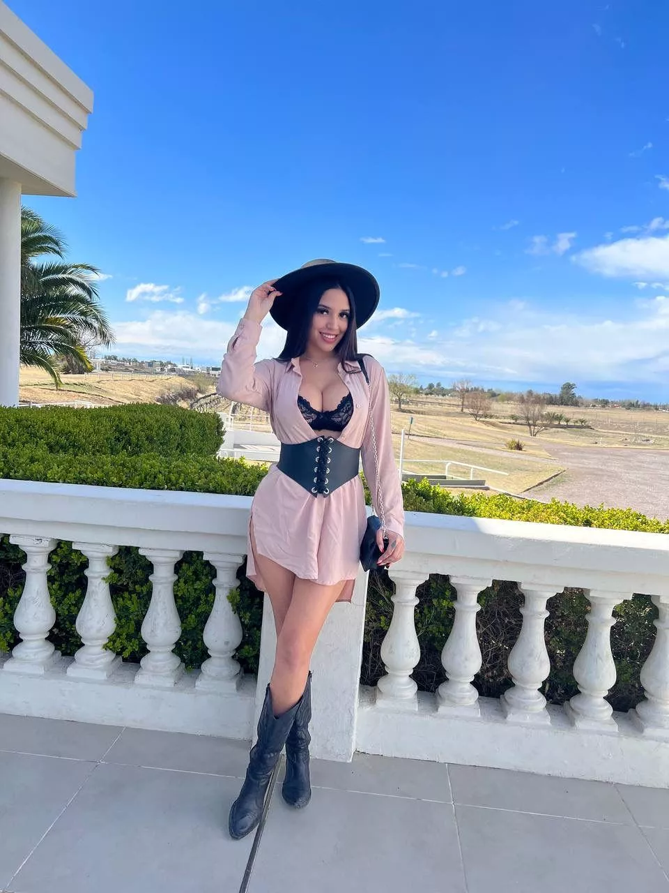 Perfect corset to wear outdoors posted by PaulaFlores