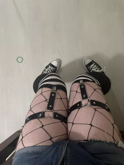 Short shorts and thick thighs for the win  by themightylorax1105