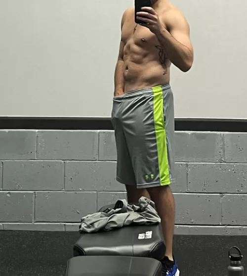 Spot [m]e? by StiffFlex69