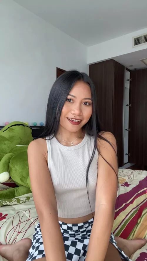 What's the first word you think of when you look at me? by itsmewoon