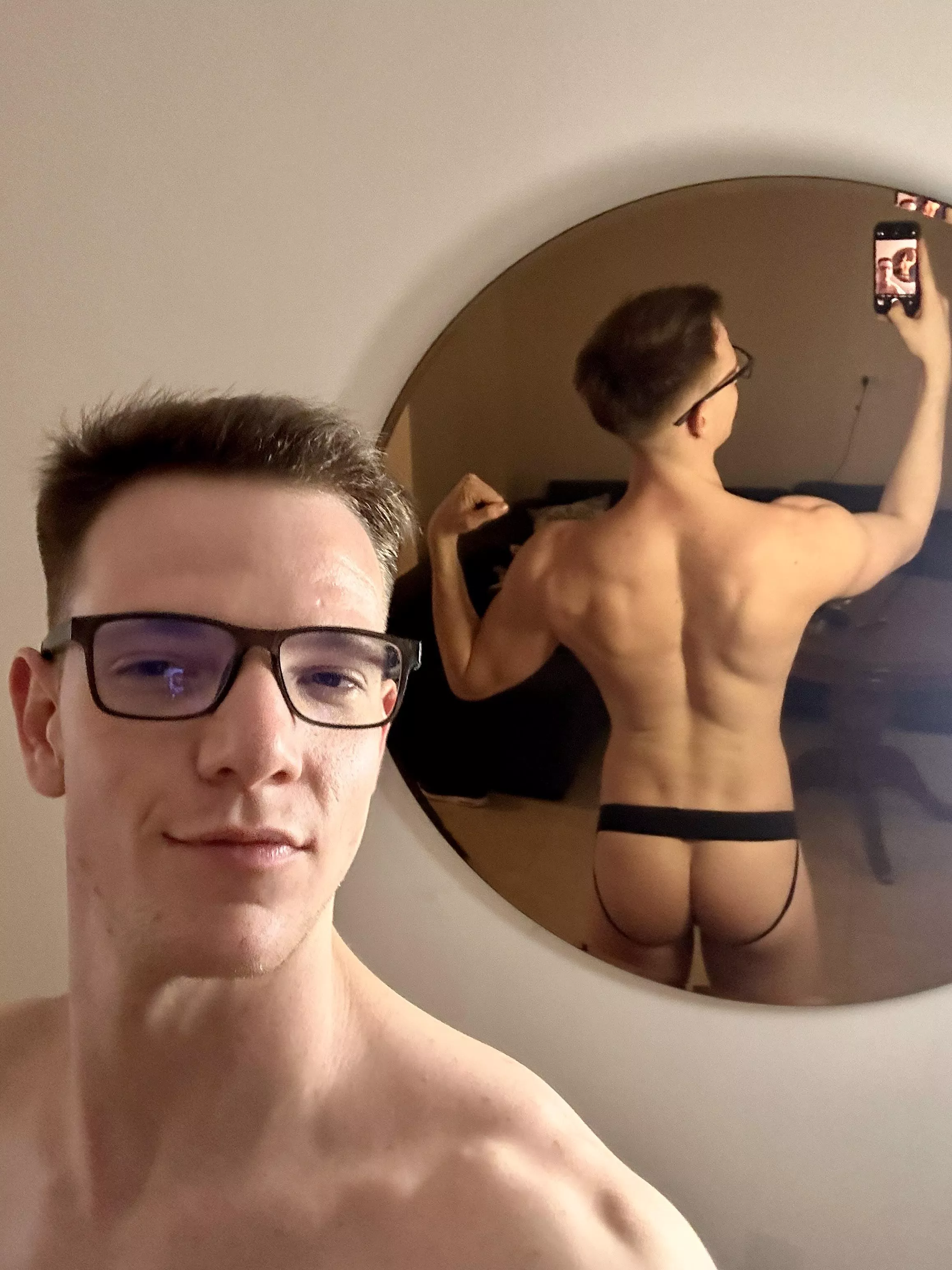 with suspension and bareback 😈❤️‍🔥 posted by Conorevanns