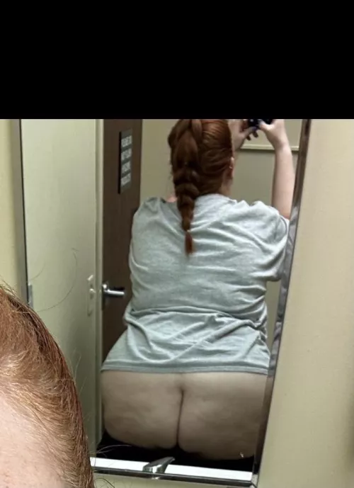 Work bathroom booty 🫣 by daninben