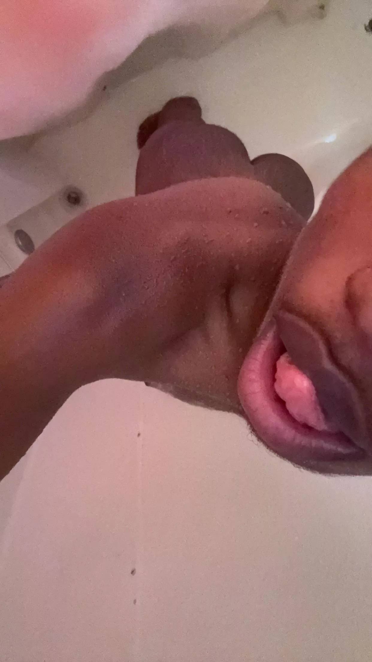 You wanna take a shower with a 18 year old😋 posted by Waistonskinny