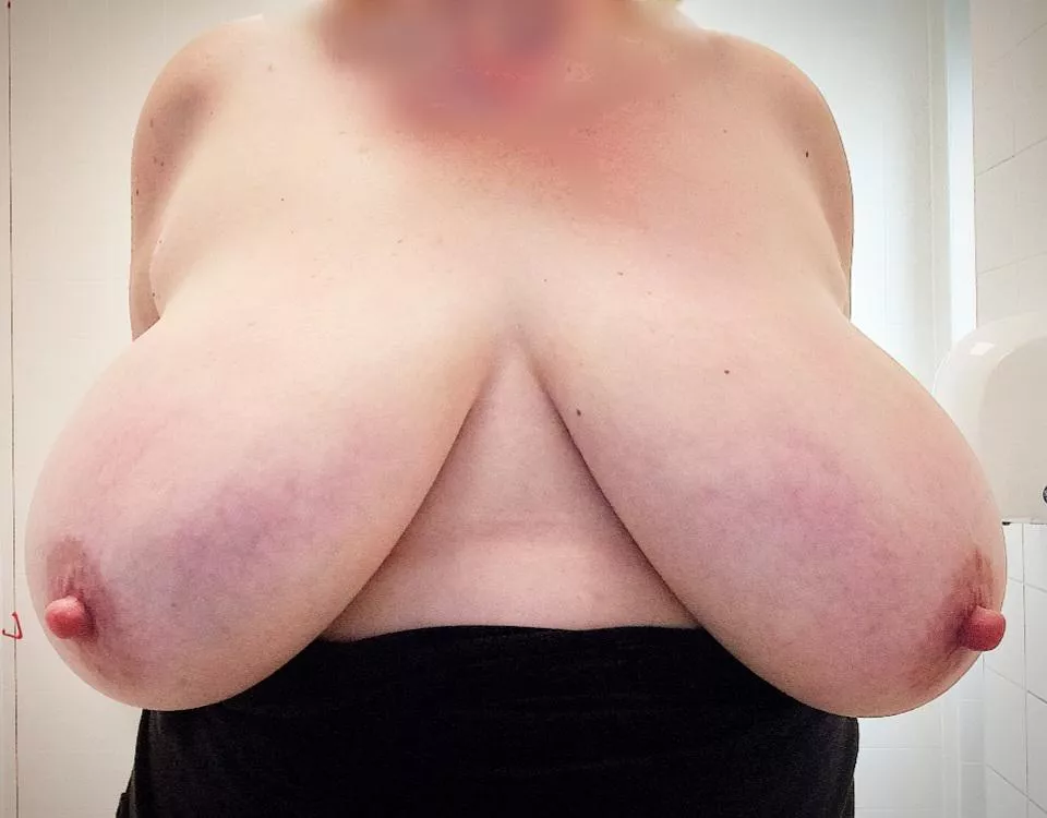 A saggy spectacle posted by Movements72V2