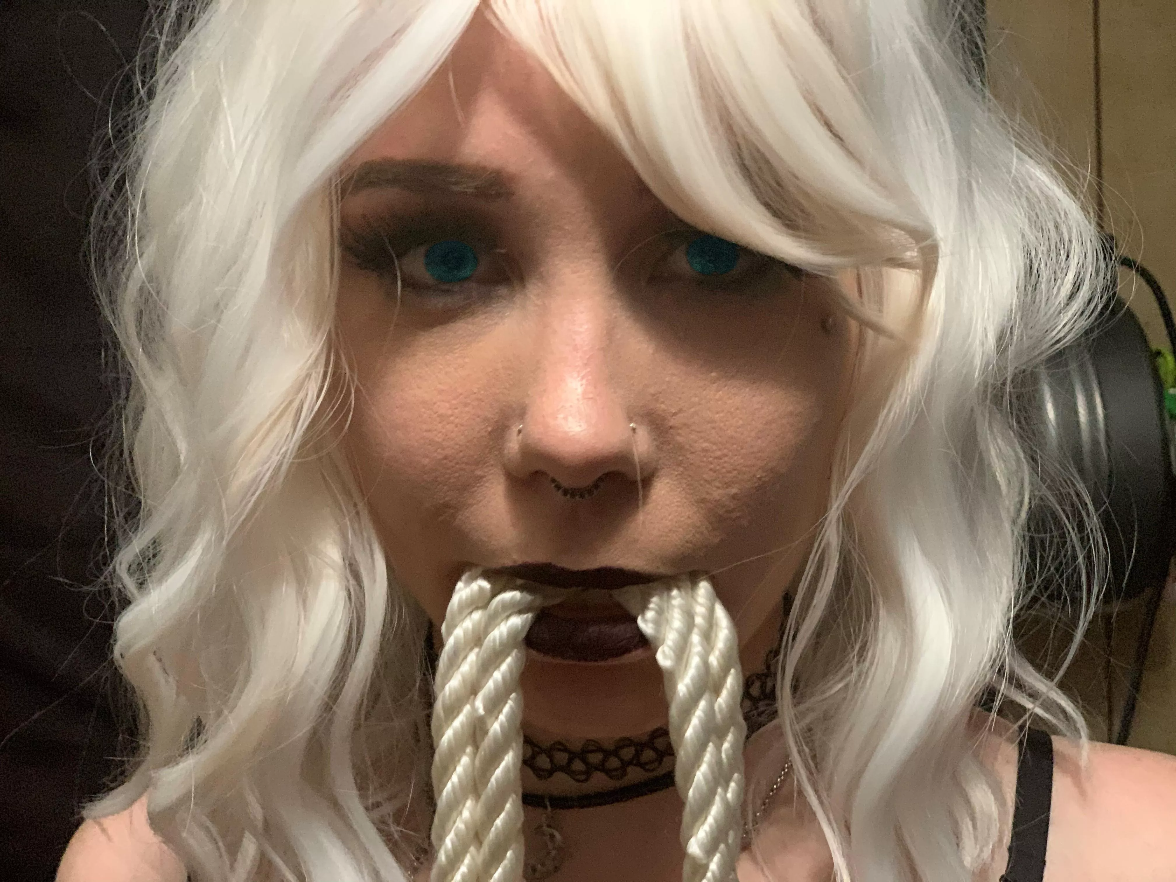 I brought rope use to use 🙏🥺 [F] posted by knotty_fay