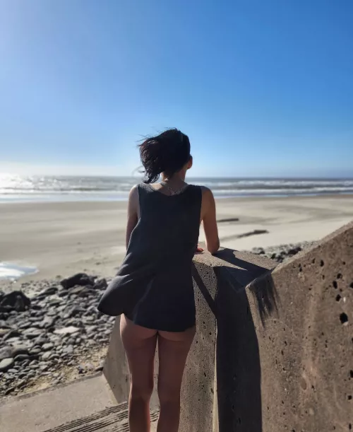 Sun's out, buns out by CailinDorais