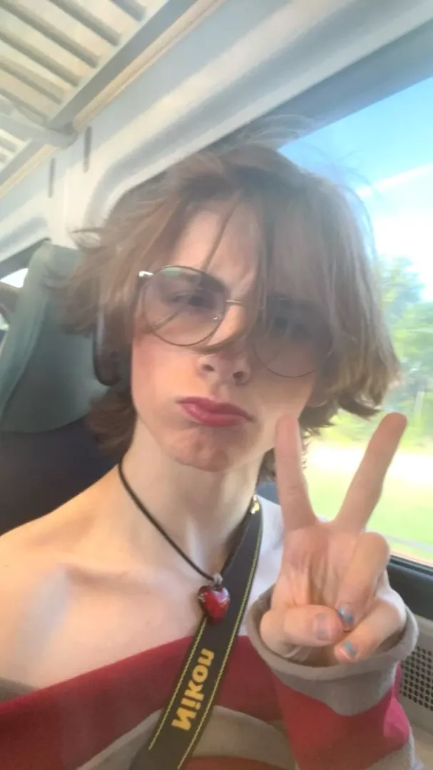 18 femboy snap: lkle25:) posted by ExtensionSun5388