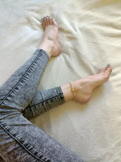 Do you like teasing ticklish feet? by only-avery