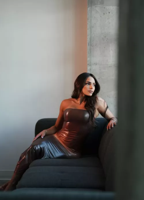 Gostosa do Fitness in Chocolate Leather  by johnny_pipe83