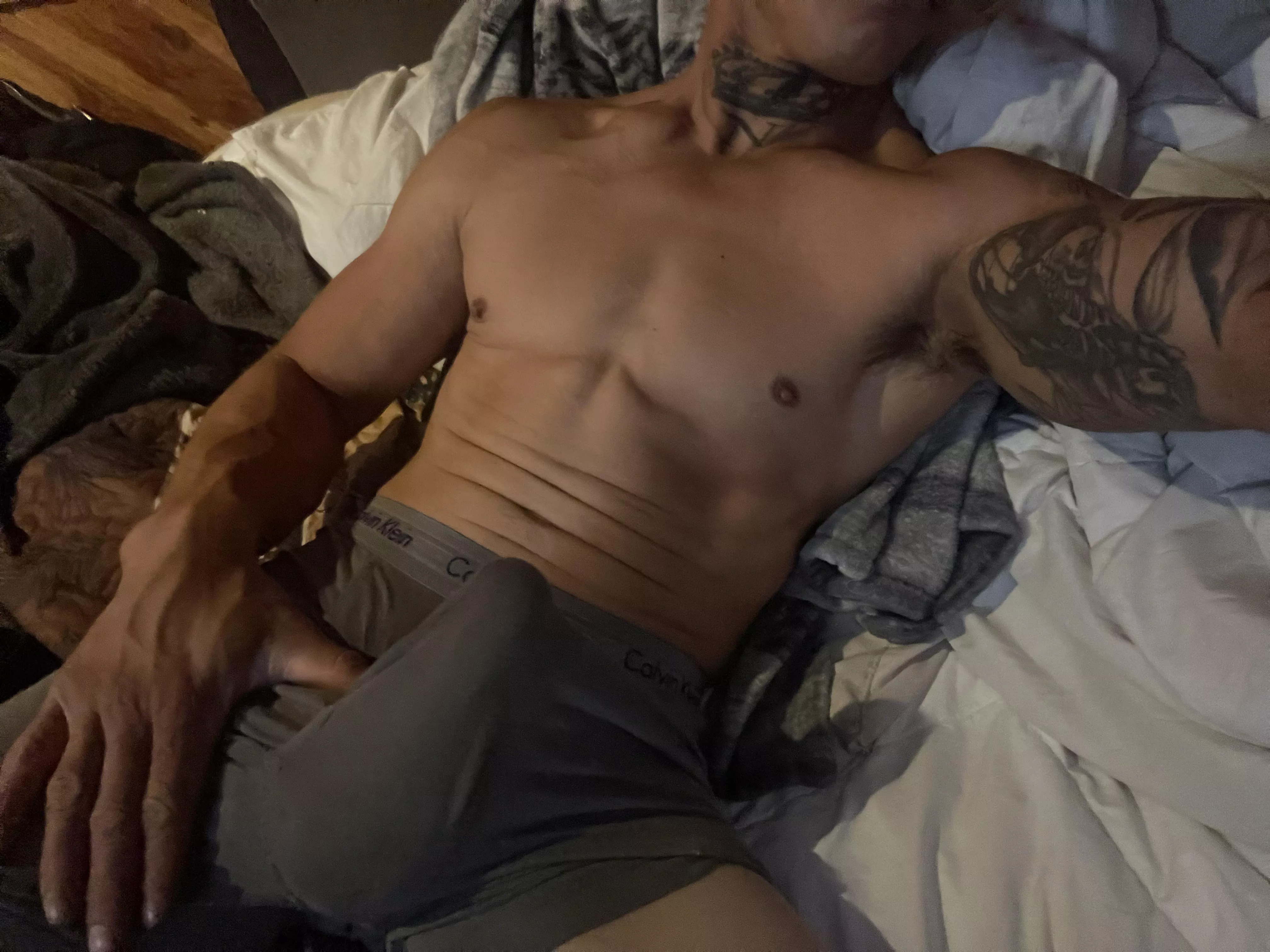 HMU  posted by userjune321