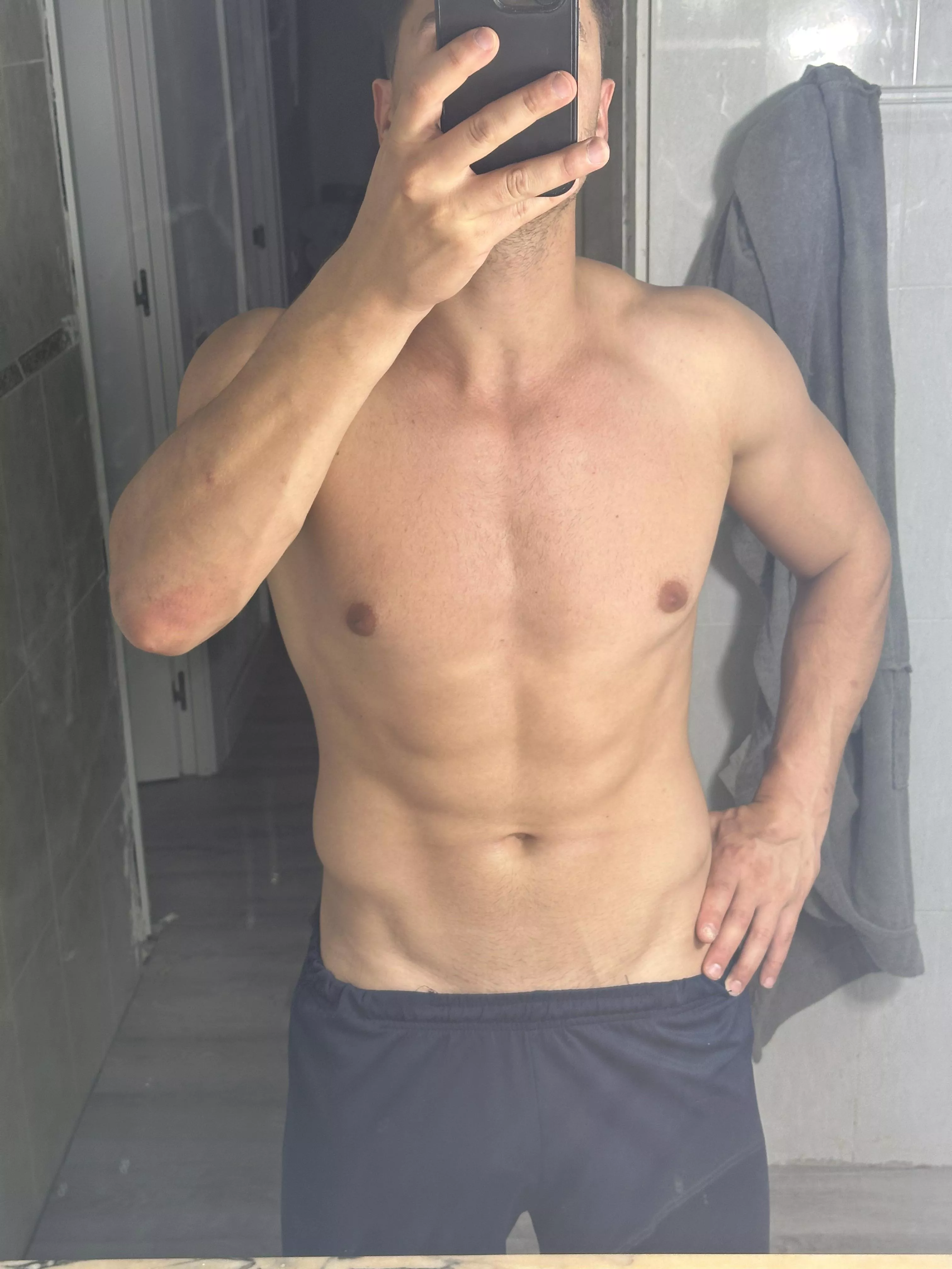 How is my V today?💪🏼 posted by realisiwak