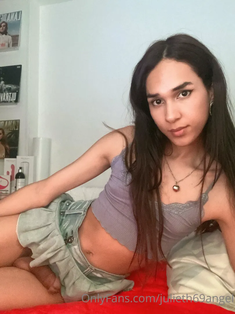 If you had the chance, would you fuck a cute tgirl? posted by JuliethLime