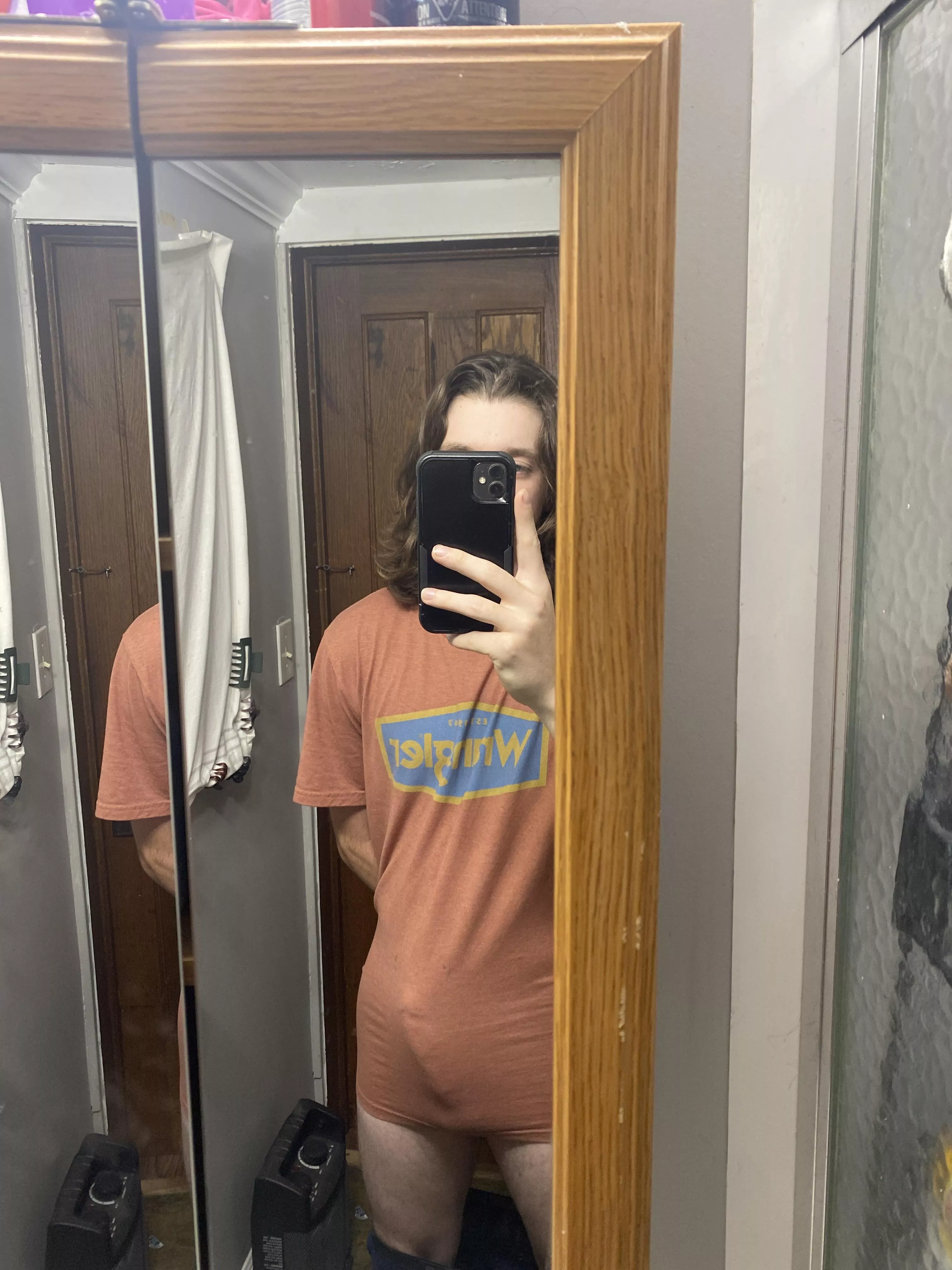 Who doesn’t like mirror selfies posted by Courtmeister01