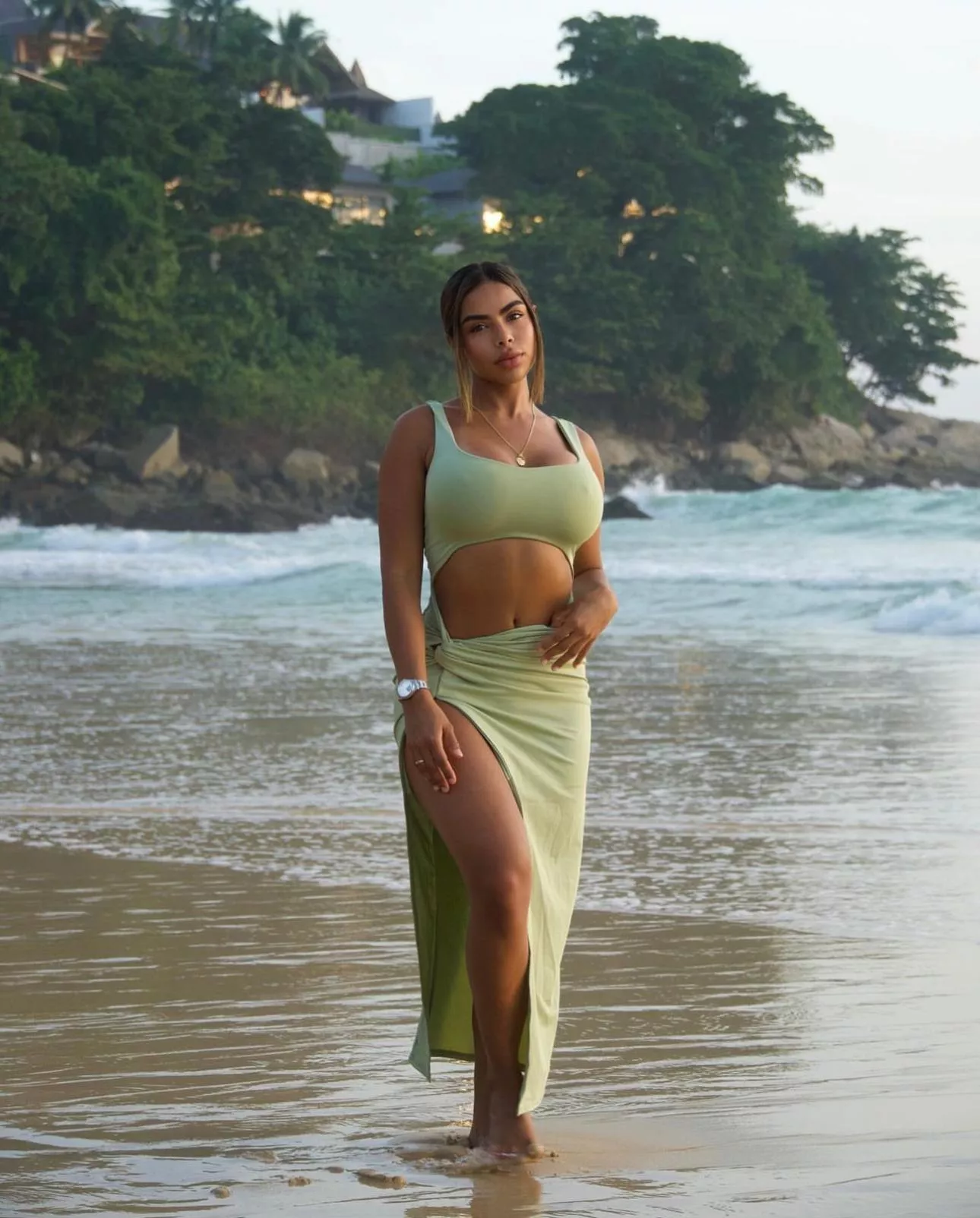 You see me at the beach like this. What's your first move? posted by LivelyLovebug02