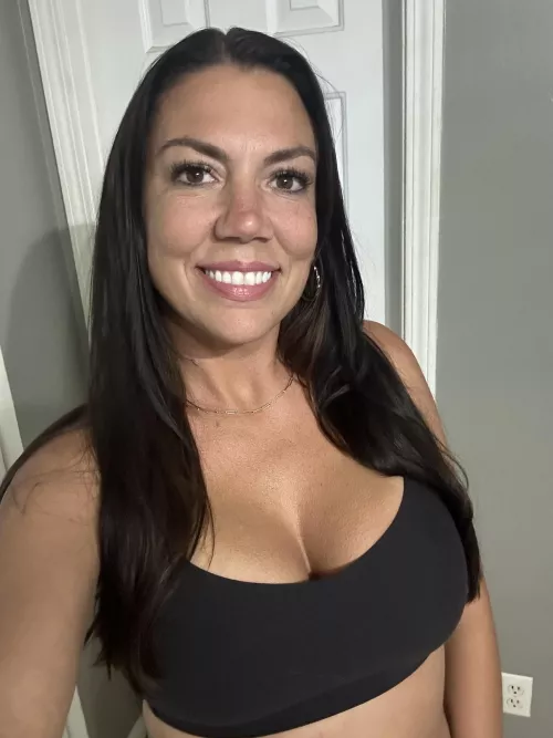 Big cleavage means a lot of fun by IssyNoir_