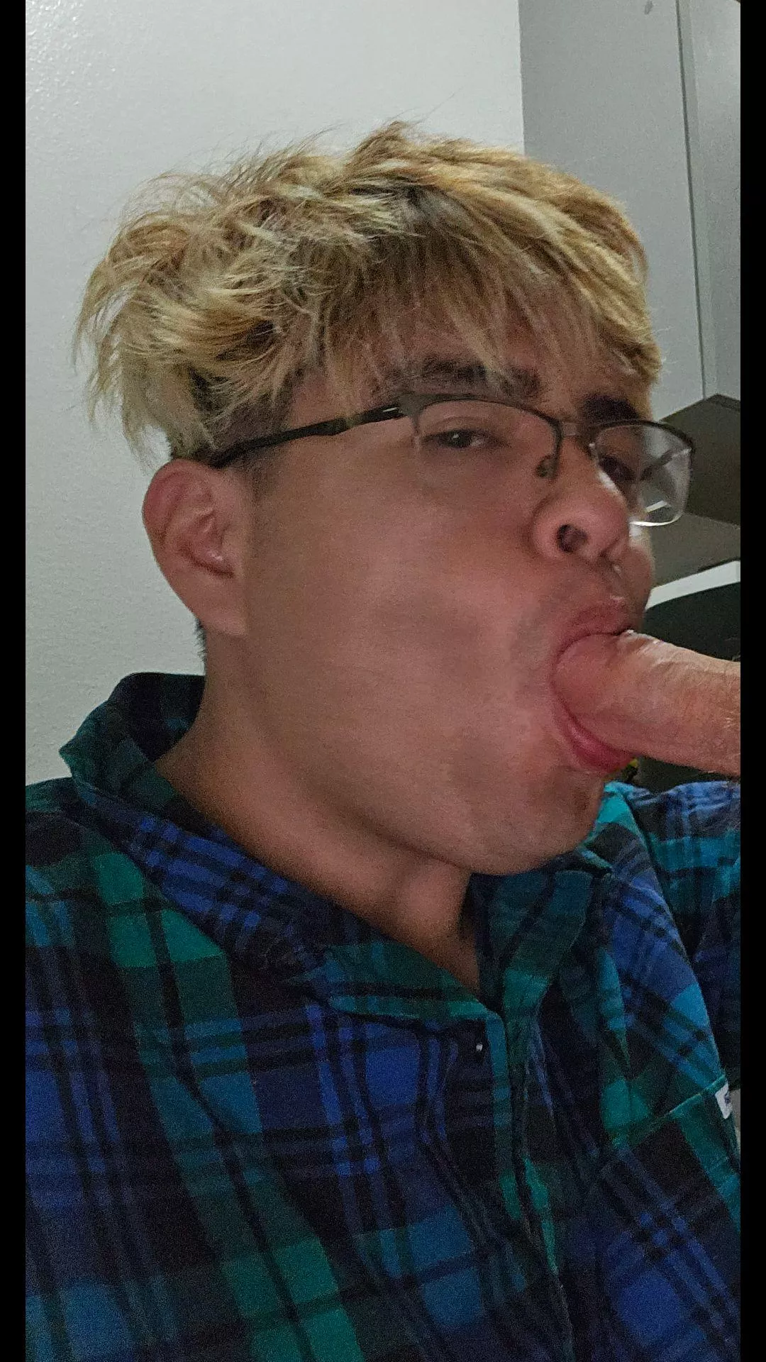 Can i make love to your cock? posted by MannyfromEarth