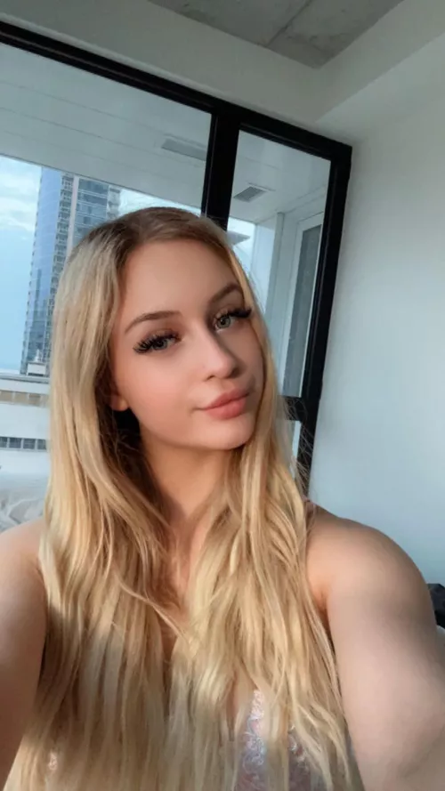 Do you find me beautiful? by envyluna_