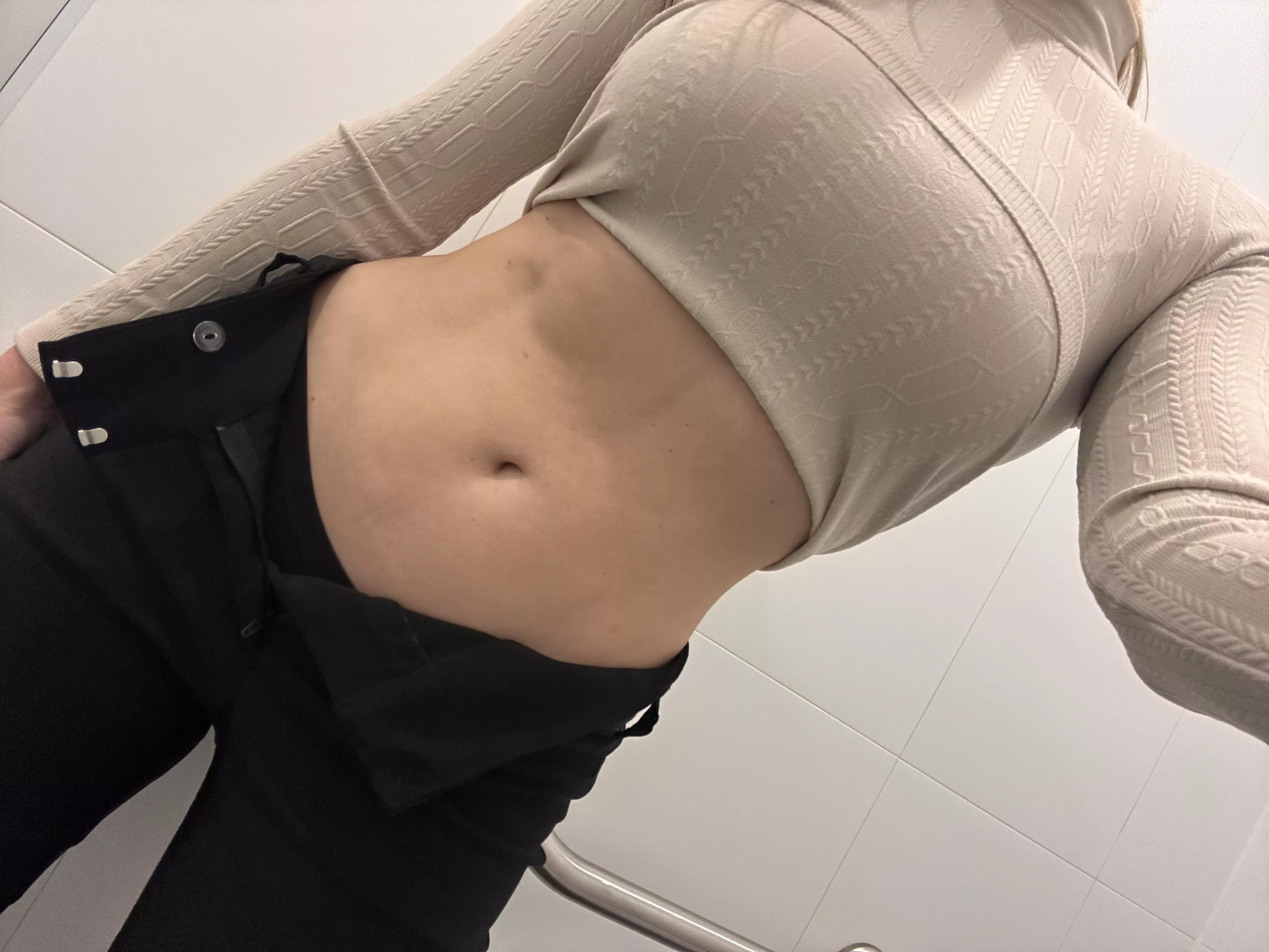 Feeling frisky at work (@missrileybabyy) [onlyfans] posted by TheGirlNextDoorRiley