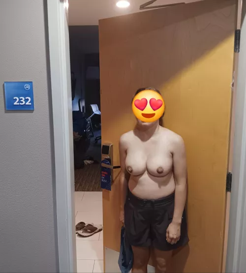 I fucked in Room 232 this time [f] by anyasianwilldue