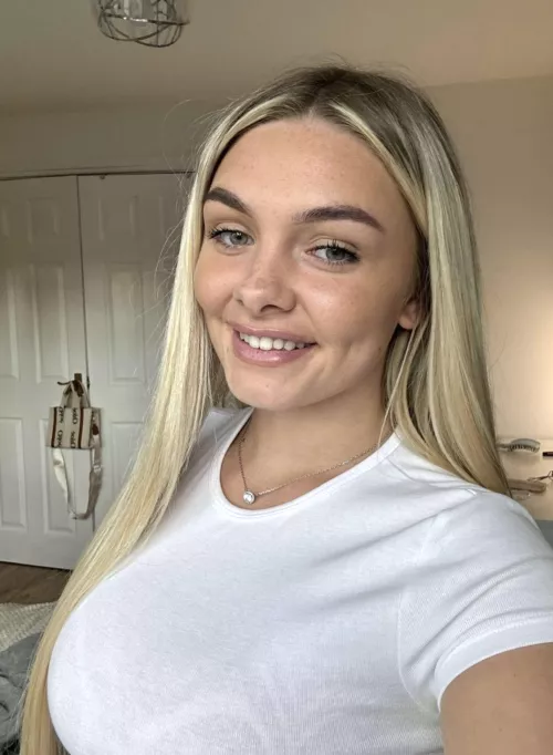 i hope this pic gets you nice and hard by courtss336