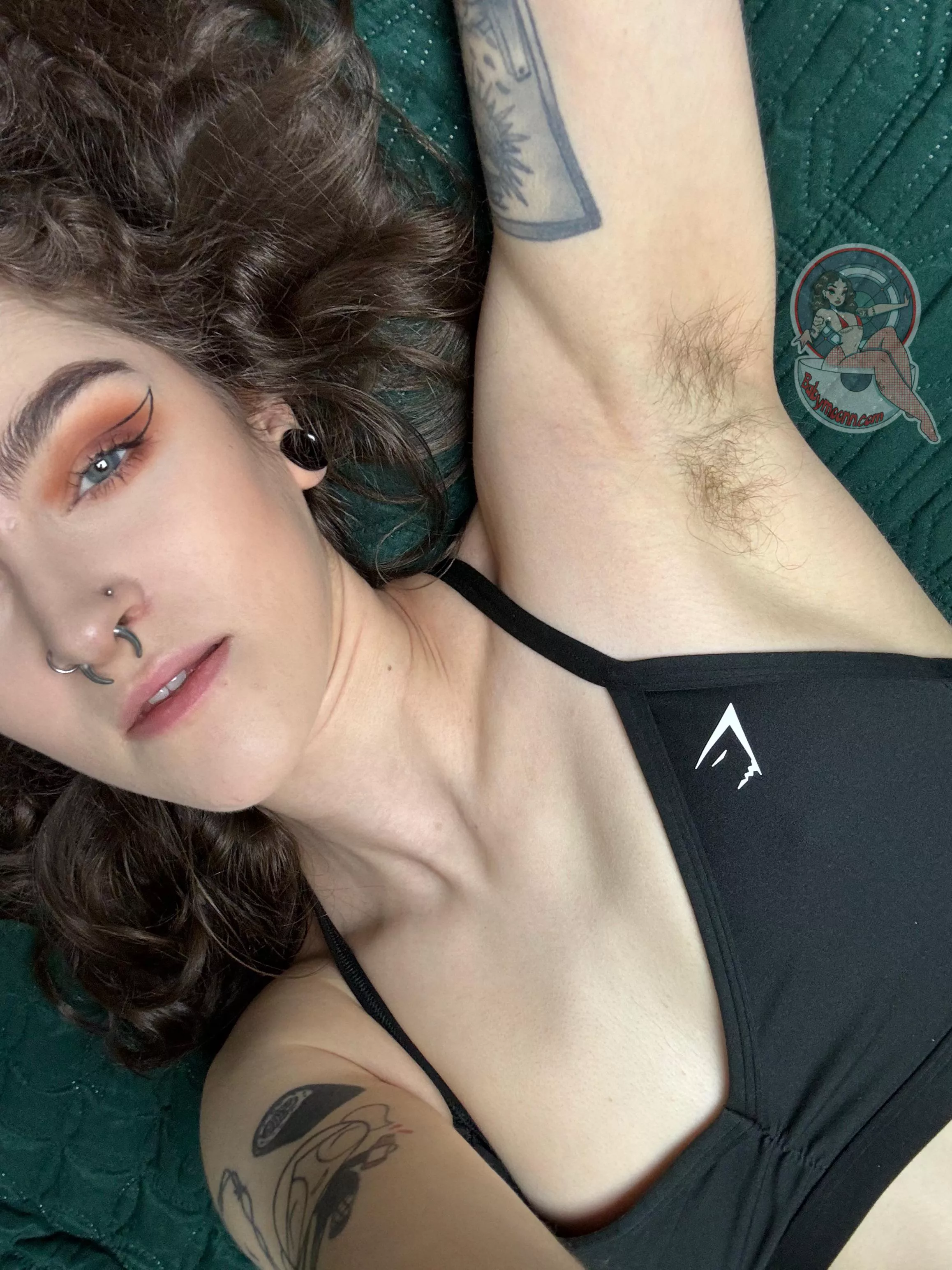 I love my hairy pits! posted by baby_moonn