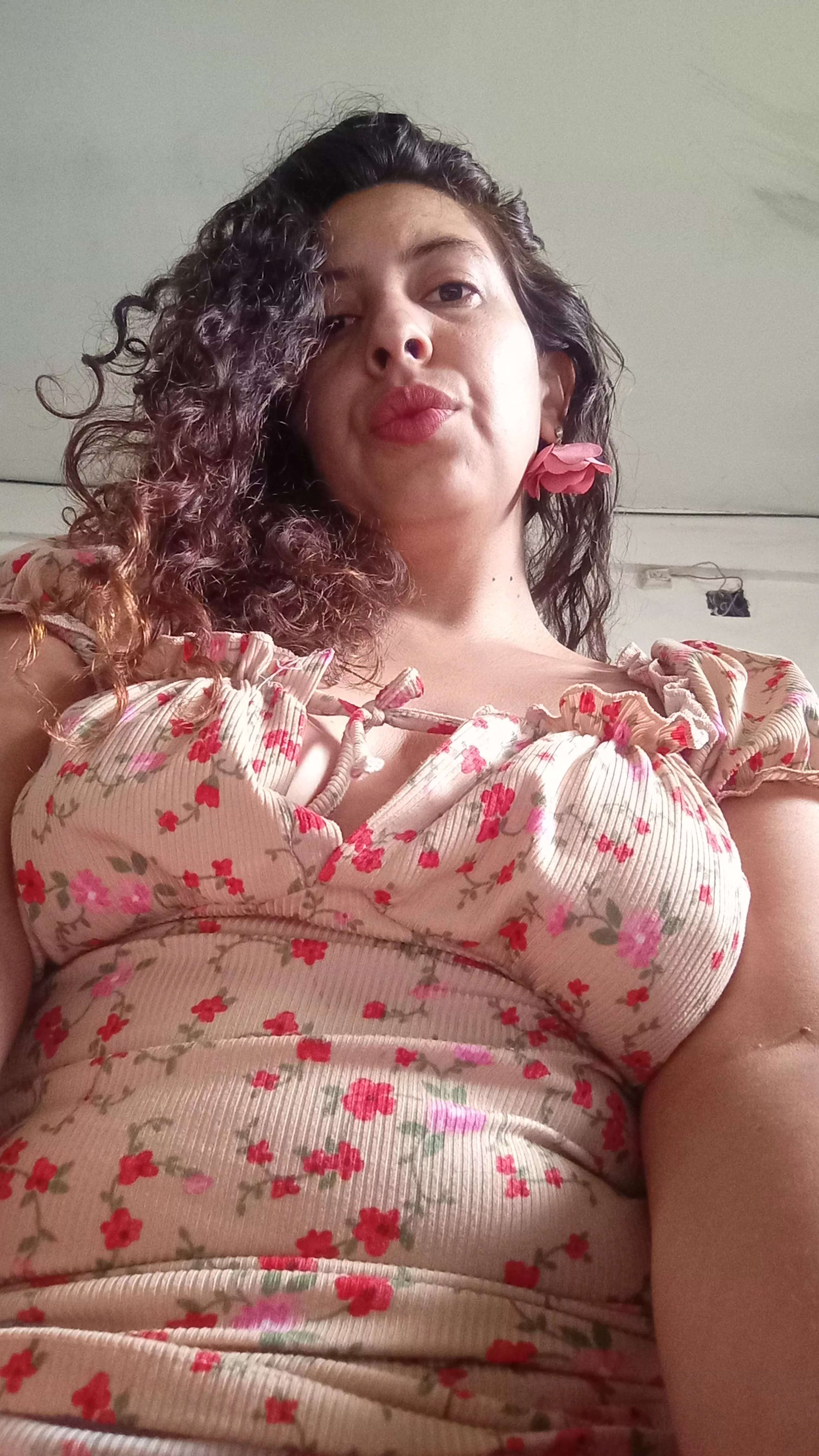 If your DM is a safe spot for my nudes, say Hi posted by ButterflyBabe_x