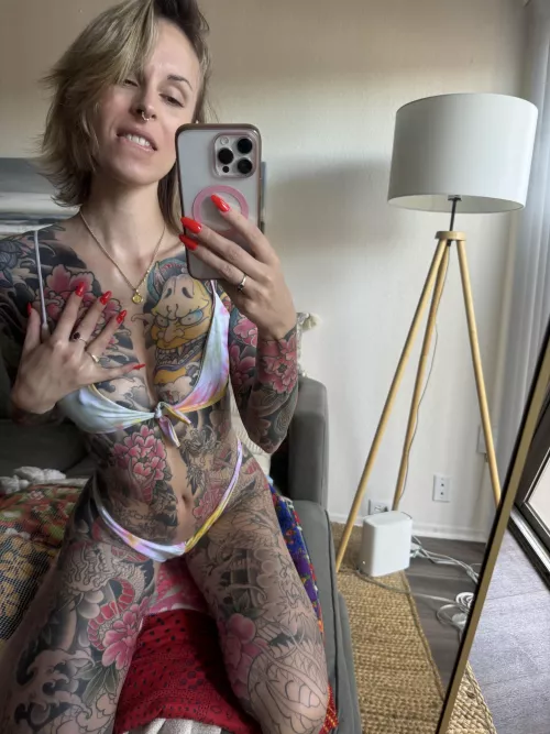 Just a cute little crazy tatted girl  by kuzagirl