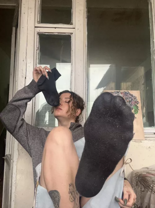 Make me your bitch by feetyourlick