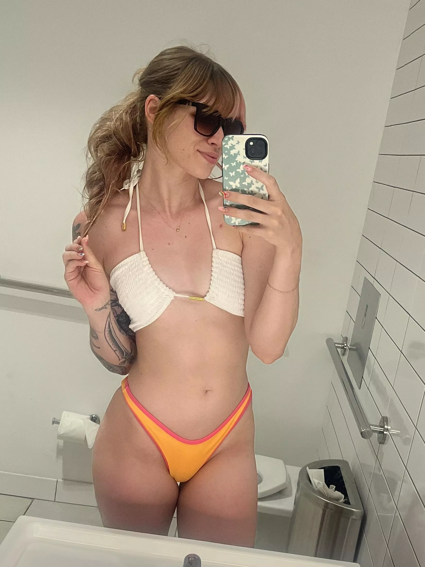 Showing off my tight tummy at the pool [img] posted by Brooke__bby