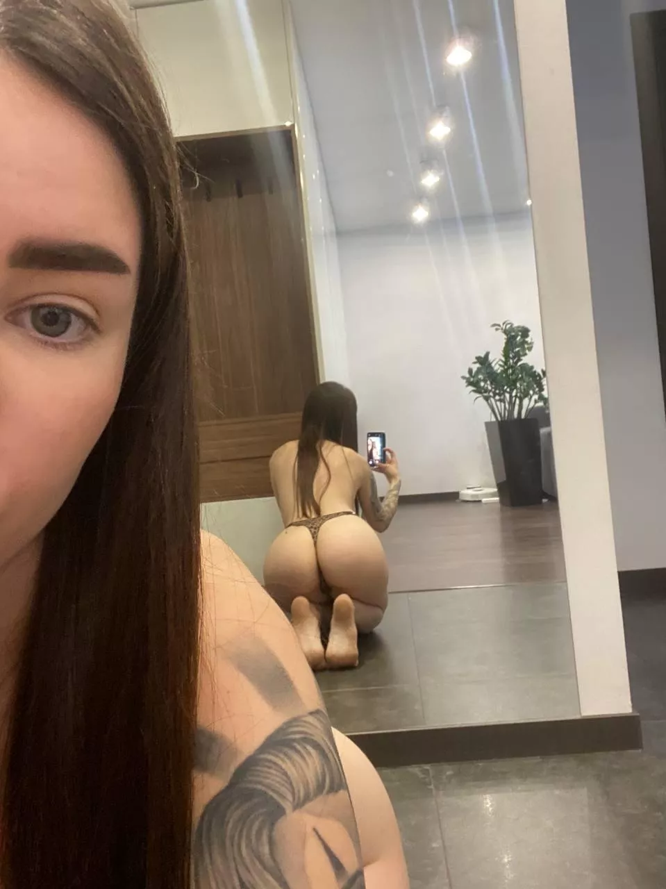 Those legs and ass are asking for a storm.  posted by backlymcockdecon