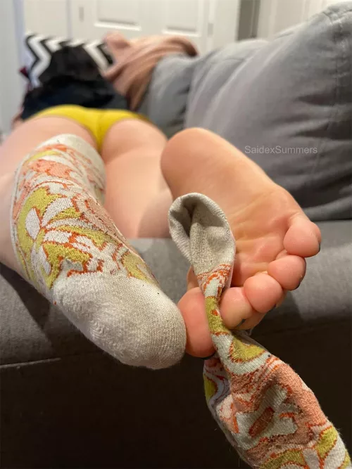 Time to let my feet breath [F] by SaidexSummers