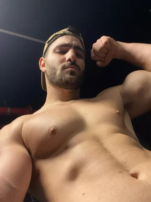 (25) now sniff them by thebicepsking