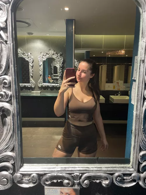 feeling cute in the gym by sweetlikehannah