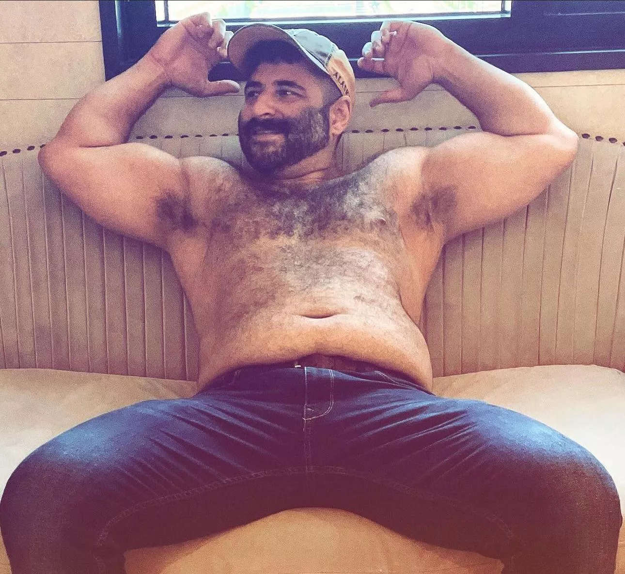 Get your face in there, boys posted by jamthebigbear