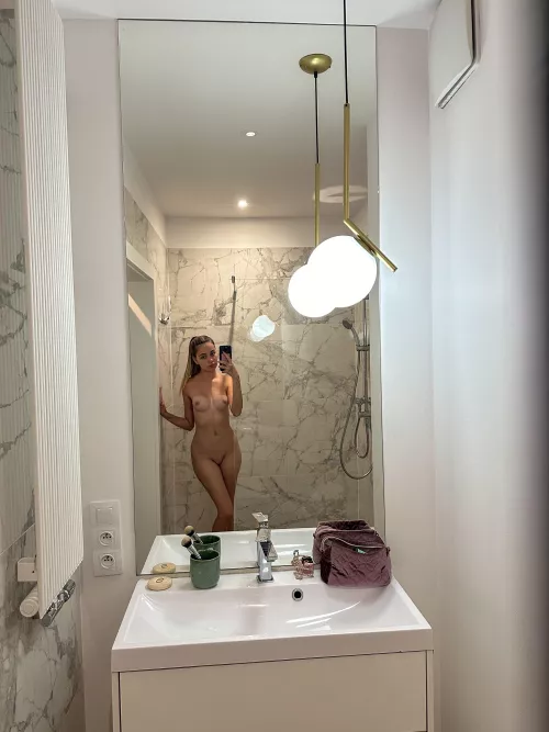 Hot photos in the morning are the key to a good day by Naomi_Morning_