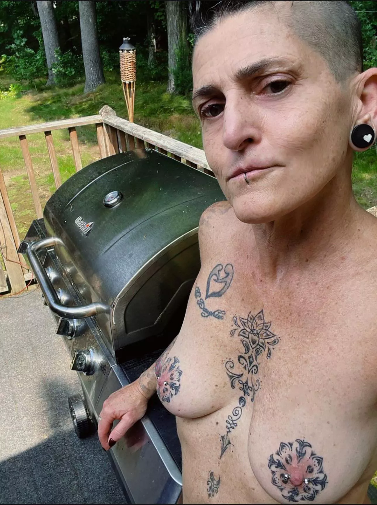 Loving the warm weather here in the North East 🇺🇸 posted by PaintedWoman_