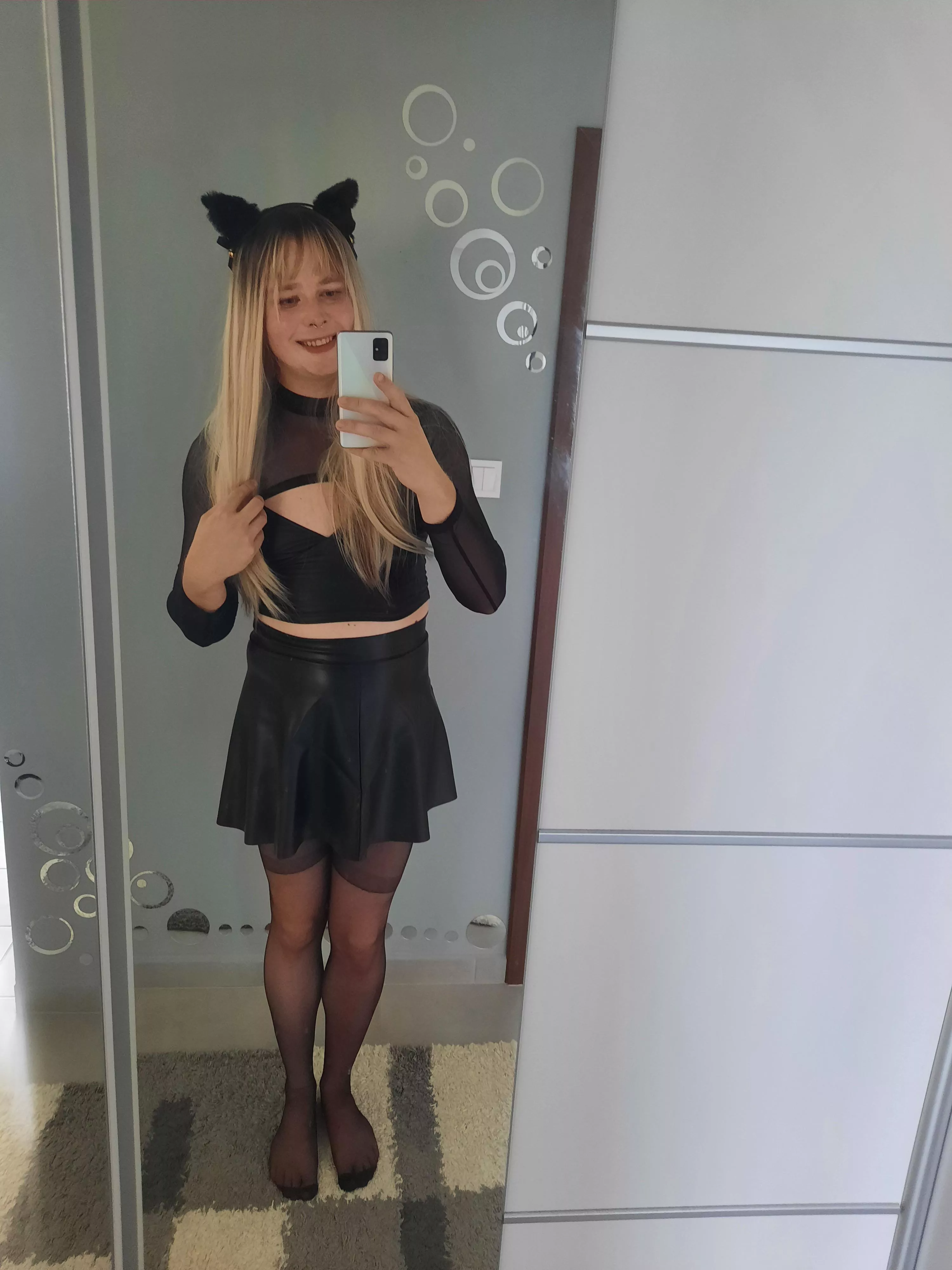 Party set 😺🙃 posted by Delo1995