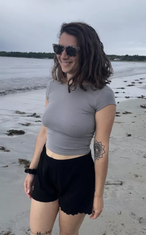 The beach is no place for a bra by maplesyrup_girl