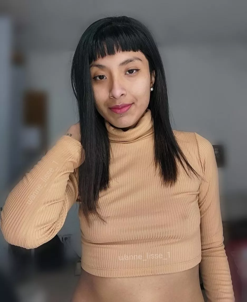 The crop top color of your fantasies posted by anne_lisse_1