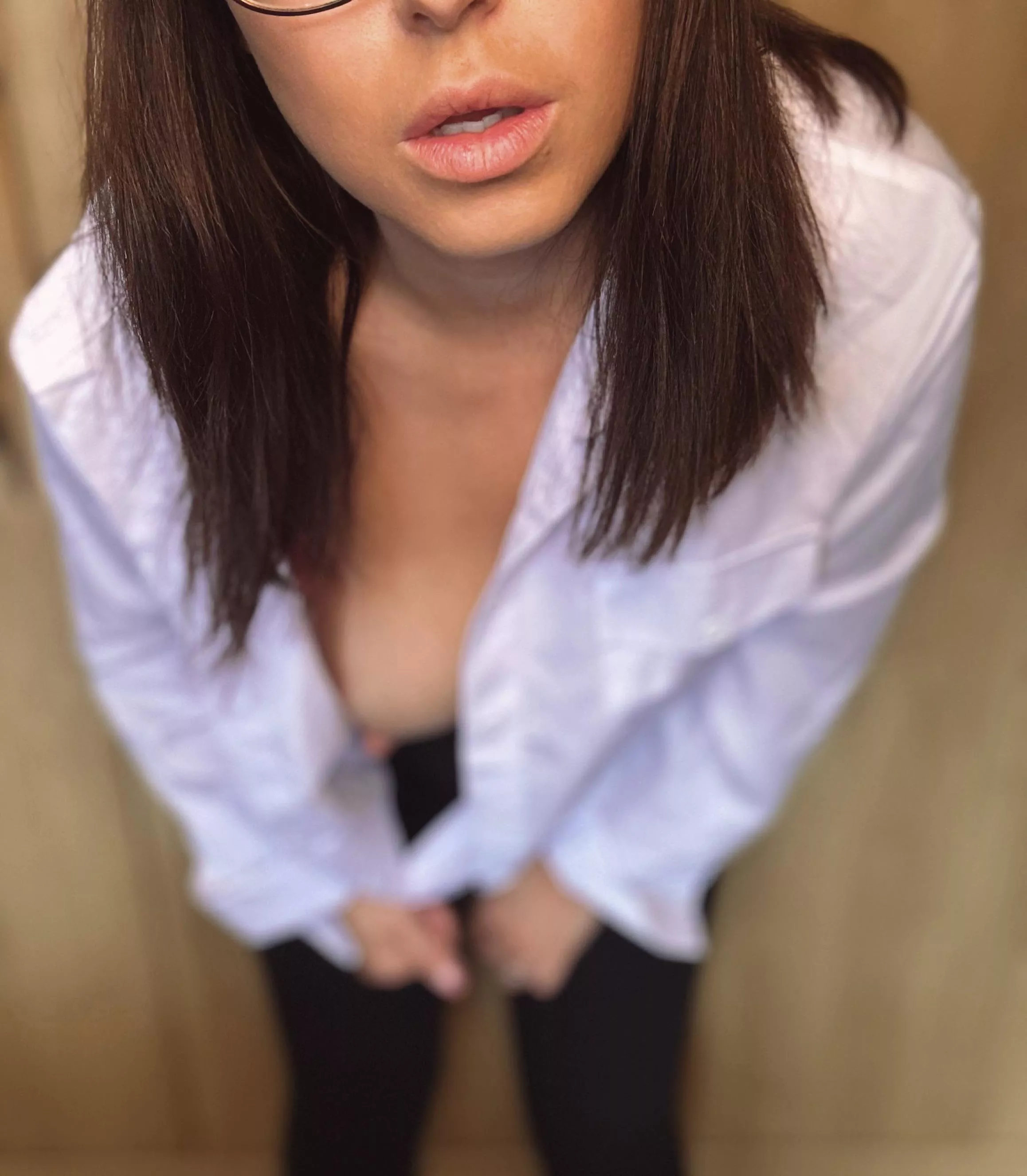 There’s something behind you. posted by islarosexox1