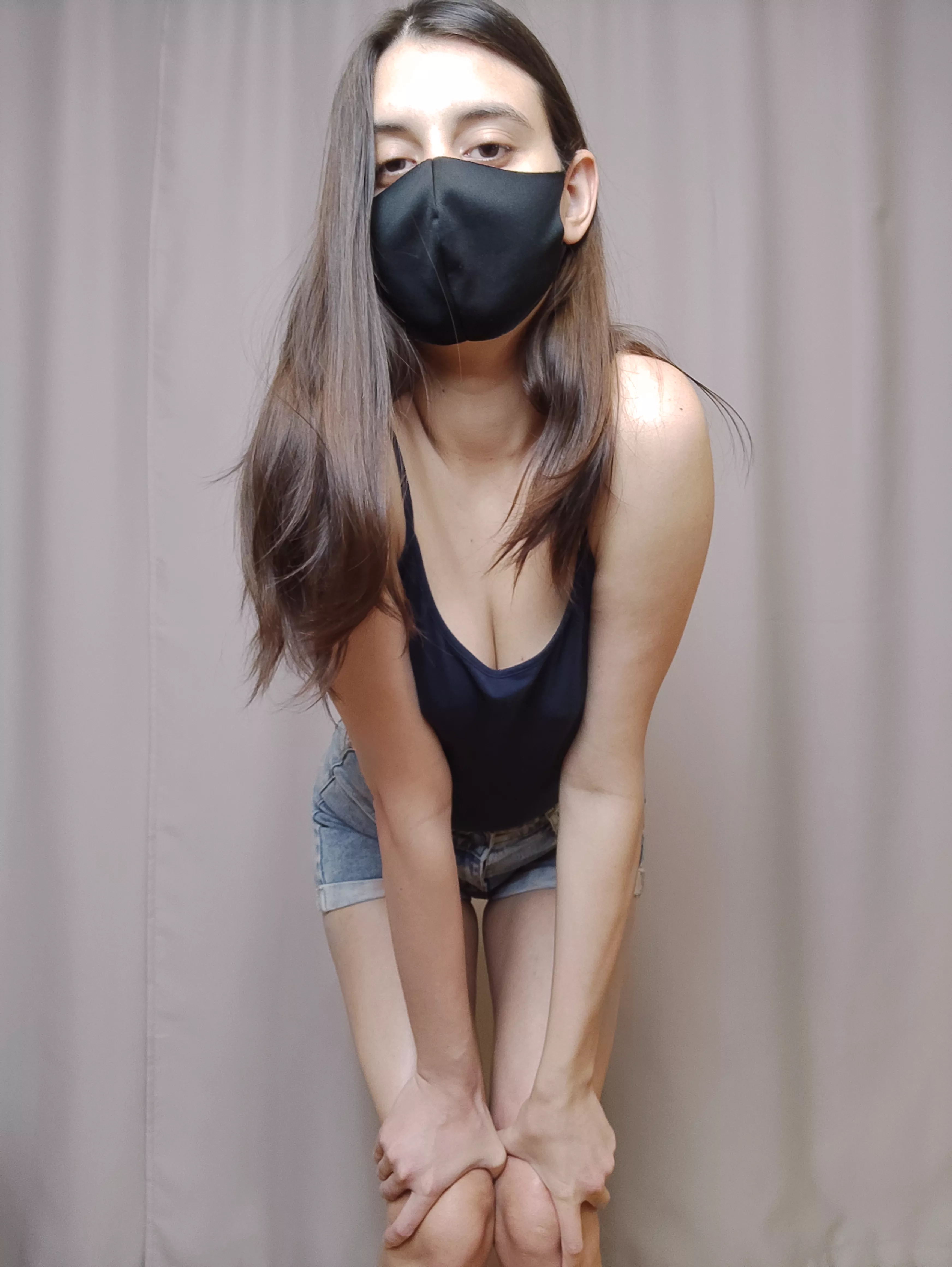 These little girls want to feel the tongue posted by Elisa_Wilson