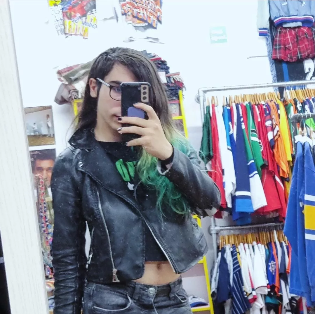 Went shopping and thought i looked cute posted by HistoricalRoof5831