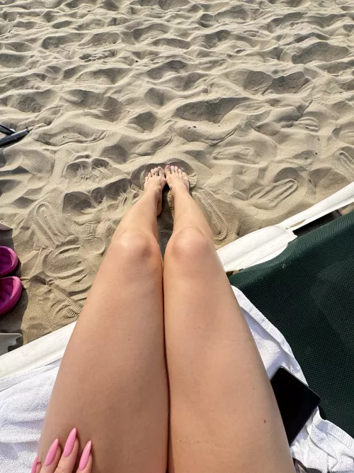 I need someone between my thighs rn by imyourcutie