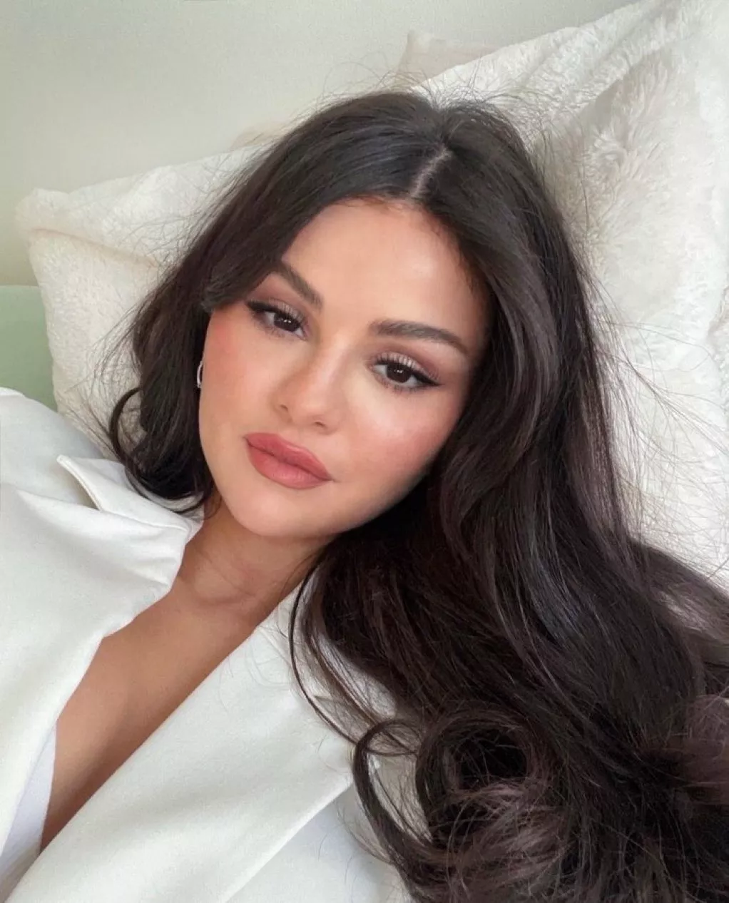 Selena Gomez posted by saucechecker