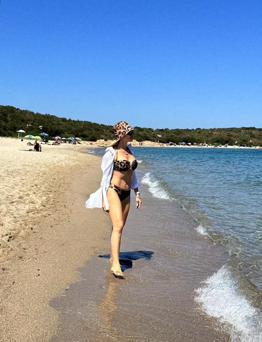 started my day early on the beach posted by _LUNA_angel