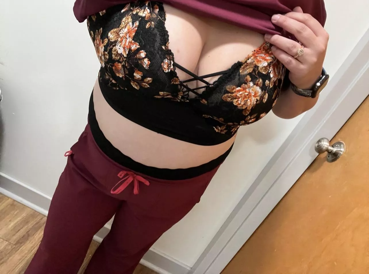 too bad my coworkers don’t know what i do in the locker room  posted by browneyedvxn