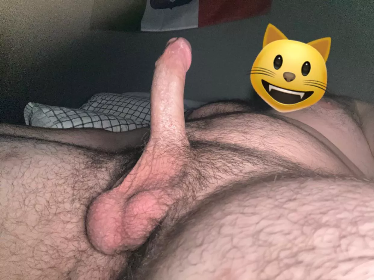 Big daddy needs a big booty  posted by Thebubblegiant16