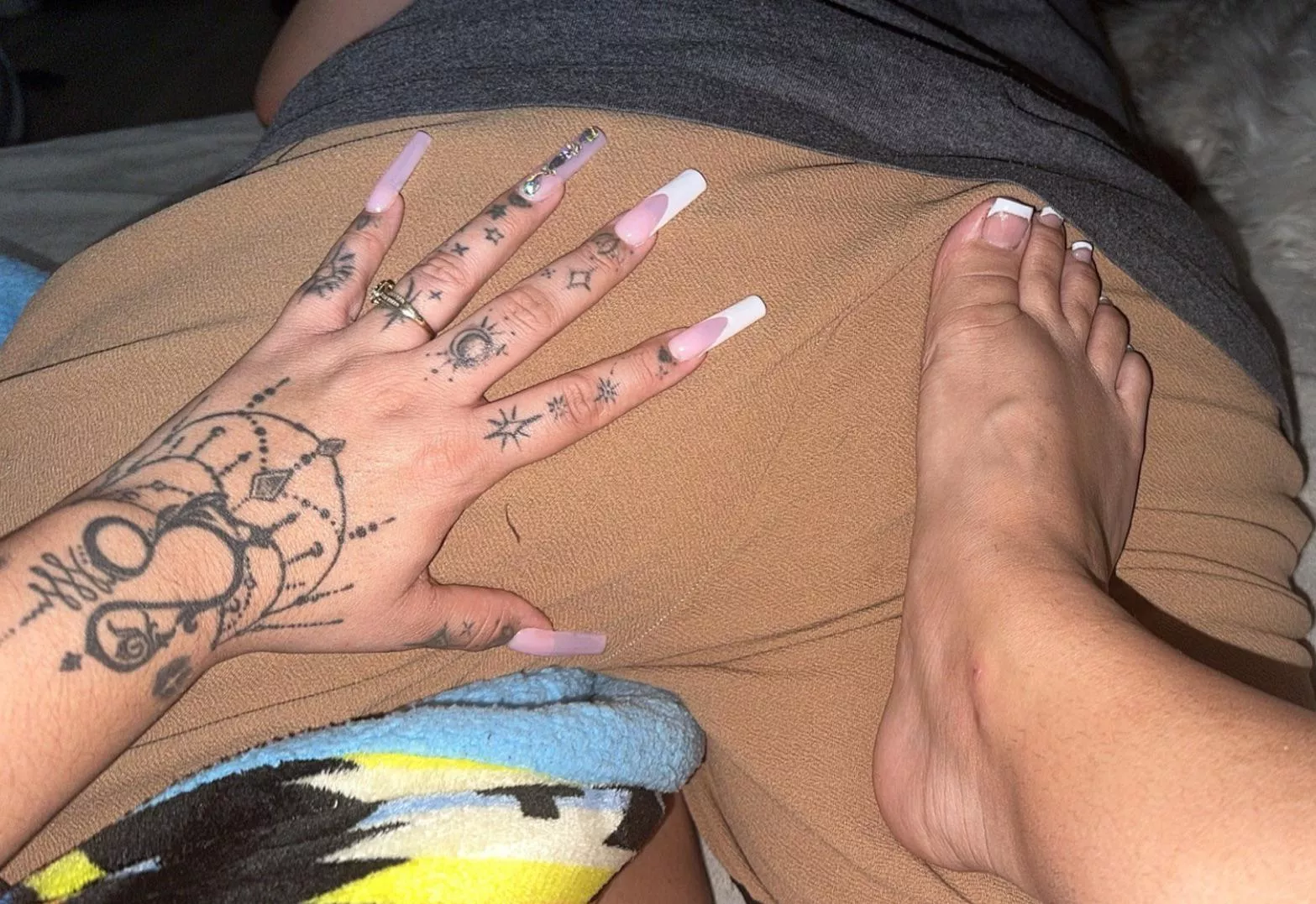 Have u seen a lesbian w/ long nails? 💅🌈😈😉 posted by thereallesbians